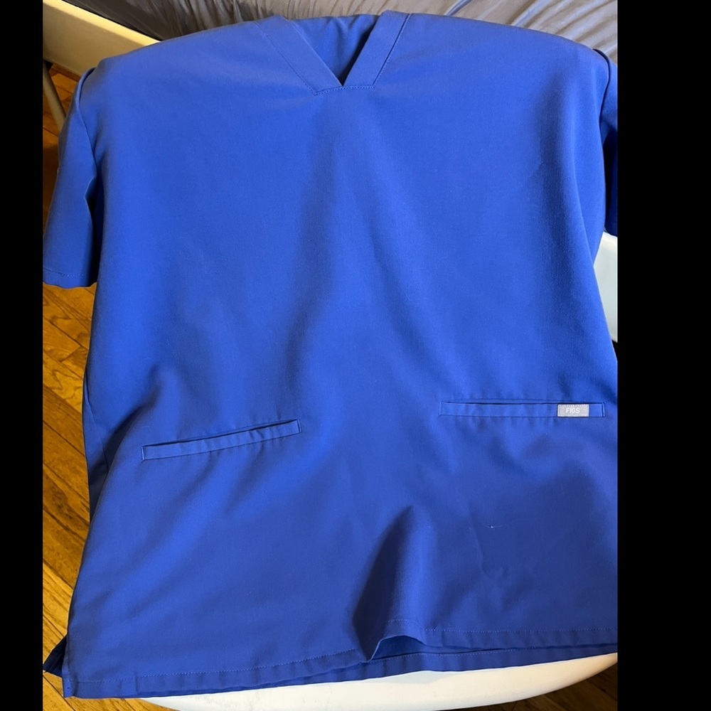FIGS Casma Scrub Top – Denim Blue (Size XL)